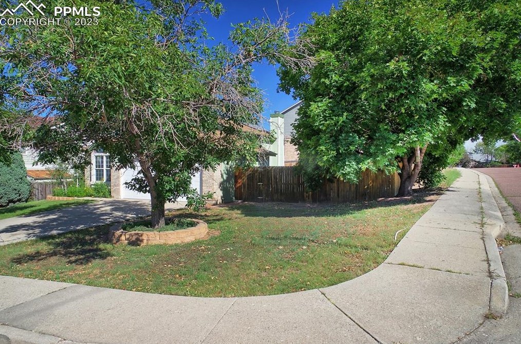 8515 Avens Cir, Colorado Springs, CO 80920-5712