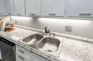411 Lakewood Circle, Colorado Springs, CO 80910 - Photo 6
