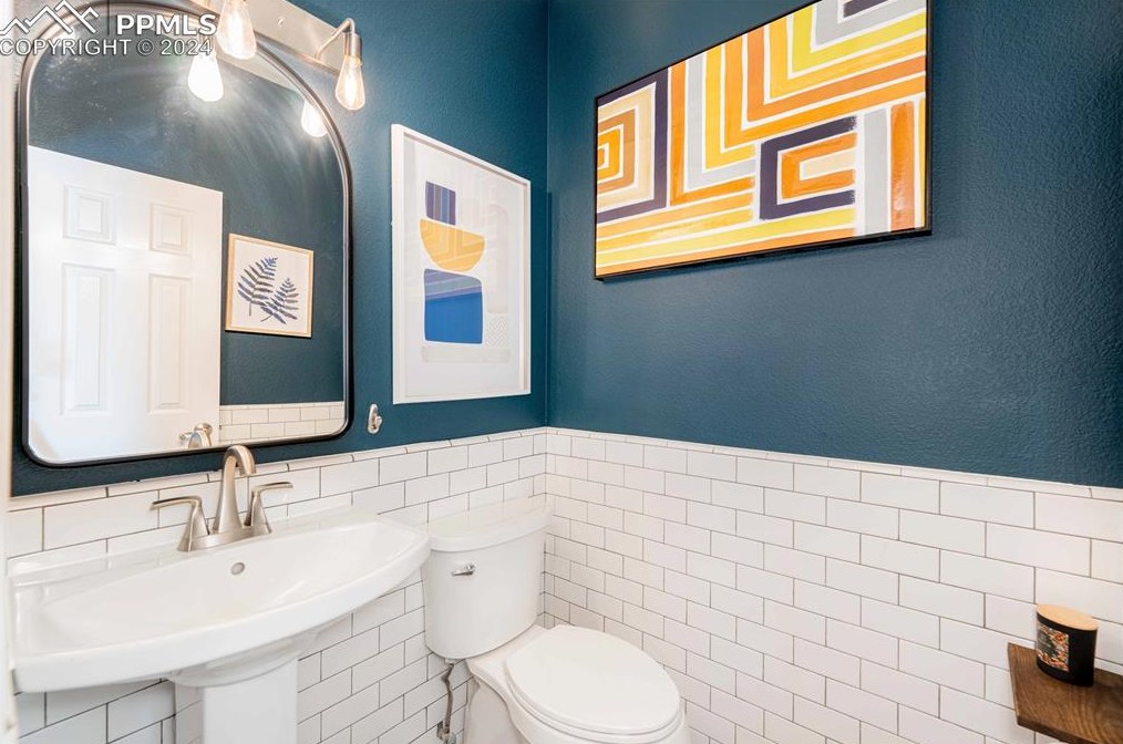 10446 Stonewillow Dr, Parker CO  80134-2503 exterior