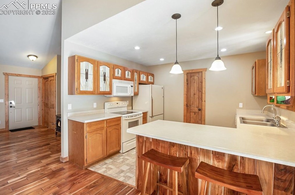 251 Gunnison Ave, Woodland Park CO 80863-1362 exterior