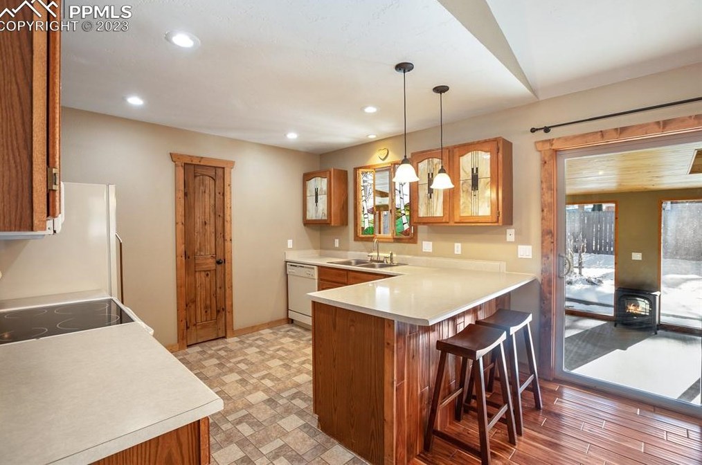 251 Gunnison Ave, Woodland Park CO 80863-1362 exterior