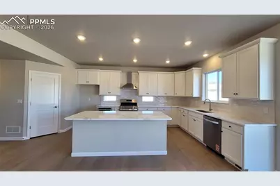 10651 Wolf Lake Drive, Colorado Springs, CO 80924 - Photo 8