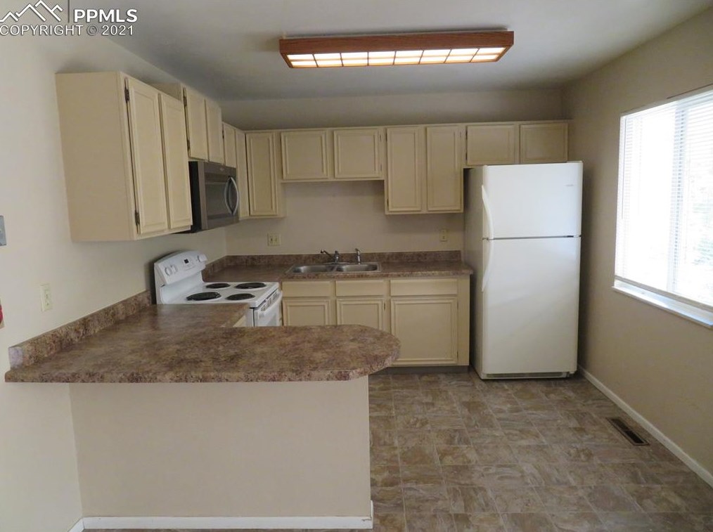 5165 Crestwood Dr, Colorado Springs, CO 80918-2205