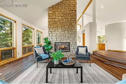 8315 Bluffview Way, Colorado Springs, CO 80919 - Photo 10