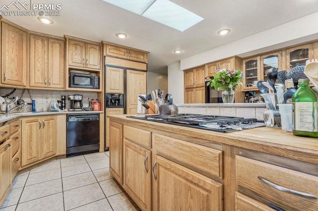 8075 Wildridge Rd, Colorado Springs, CO 80908-2990