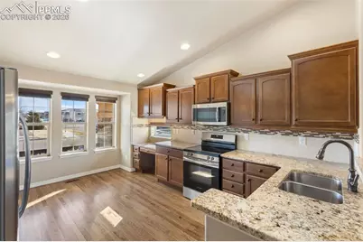 6504 Forest Thorn Court, Colorado Springs, CO 80927 - Photo 10