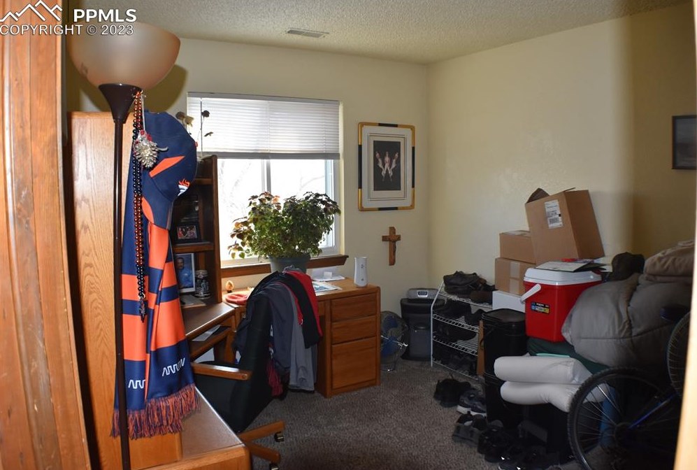 2107 Chestnut St, Colorado Springs CO 80907-6612 exterior