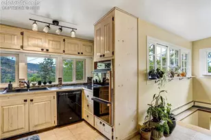 902 High Rd, Manitou Springs, CO 80829 - Photo 4