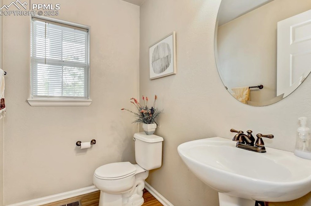 2048 Babbling Strm Hts, Colorado Springs CO 80910-3018 exterior