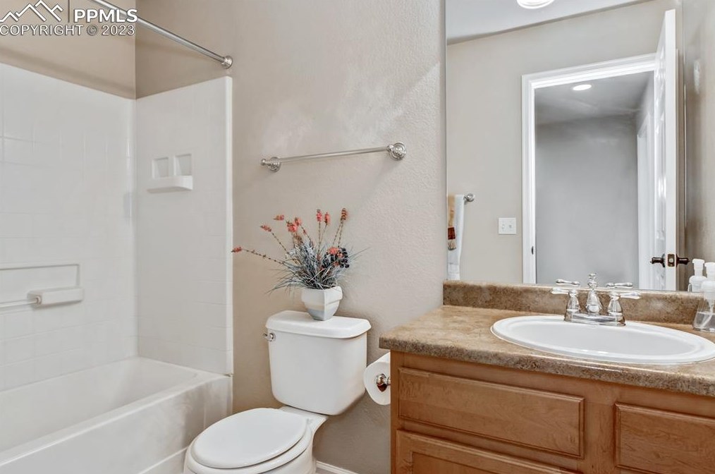 2048 Babbling Strm Hts, Colorado Springs CO 80910-3018 exterior