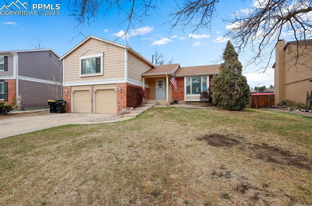 5382 Picket Dr, Colorado Springs, CO 80918-3624