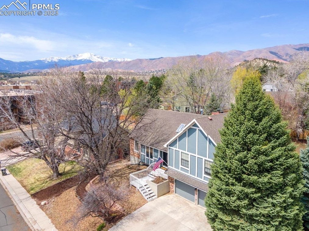 6520 Red Feather Dr, Colorado Springs, CO 80919-1629