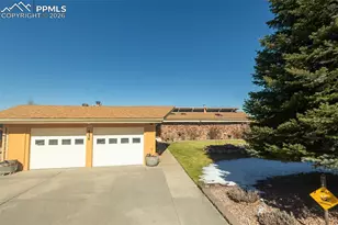 414 Chamberlin Pl, Colorado Springs, CO 80906 - Photo 2