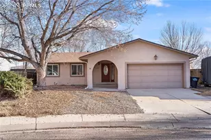 2355 Heathercrest Dr, Colorado Springs, CO 80915 - Photo 2