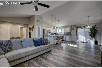 40 E Lyons Drive, Pueblo, CO 81007 - Photo 4