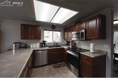 6457 Graymont Drive, Colorado Springs, CO 80923 - Photo 12