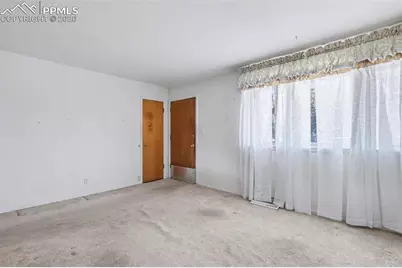 518 Yellowstone Road, Colorado Springs, CO 80910 - Photo 4