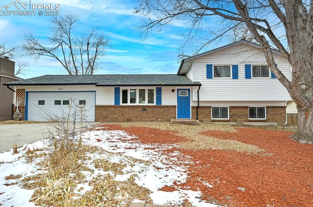 3910 Bunk House Dr, Colorado Springs, CO 80917-2217