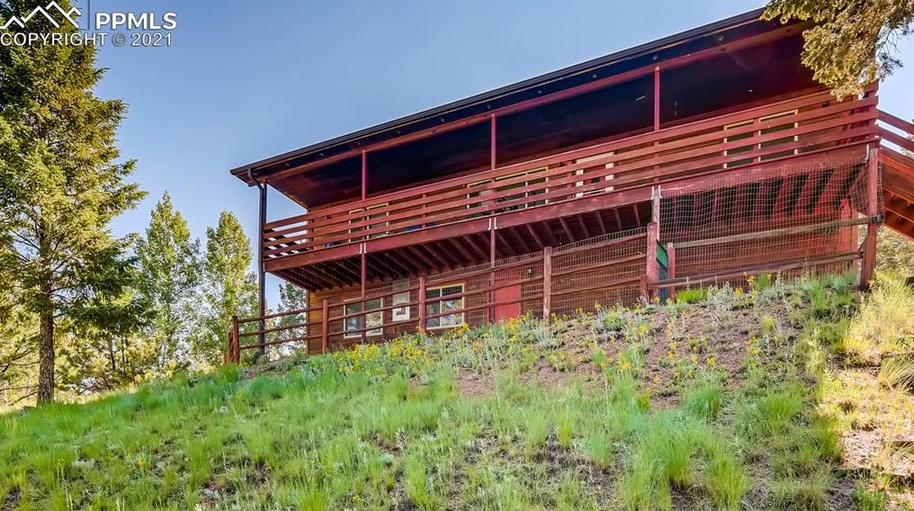 18 Quaker Cir, Twin Rock, CO 80816