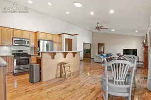 250 Bennington Dr, Colorado Springs, CO 80906 - Photo 10