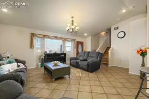 758 E Woodleaf Dr, Pueblo, CO 81007 - Photo 4