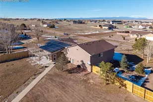 758 E Woodleaf Dr, Pueblo, CO 81007 - Photo 38