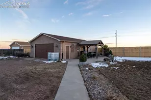 758 E Woodleaf Dr, Pueblo, CO 81007 - Photo 30
