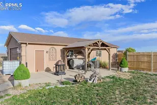 758 E Woodleaf Dr, Pueblo, CO 81007 - Photo 8