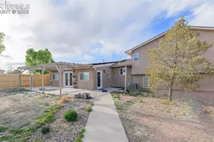 758 E Woodleaf Dr, Pueblo, CO 81007 - Photo 46