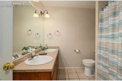 758 E Woodleaf Drive, Pueblo, CO 81007 - Photo 14