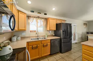 758 E Woodleaf Dr, Pueblo, CO 81007 - Photo 4