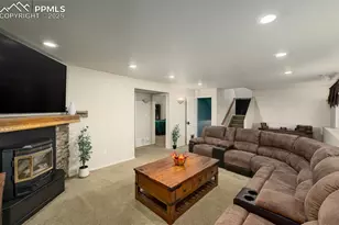758 E Woodleaf Dr, Pueblo, CO 81007 - Photo 22