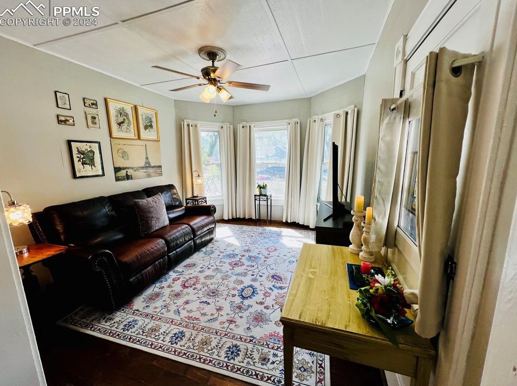 2932 Kiowa St, Colorado Springs CO 80904-2424 exterior