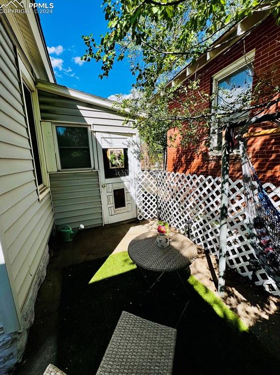 2932 Kiowa St, Colorado Springs CO 80904-2424 exterior