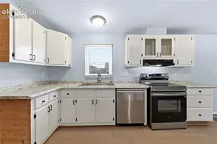 23742 Clear Spring Ln, Colorado Springs, CO 80928 - Photo 8