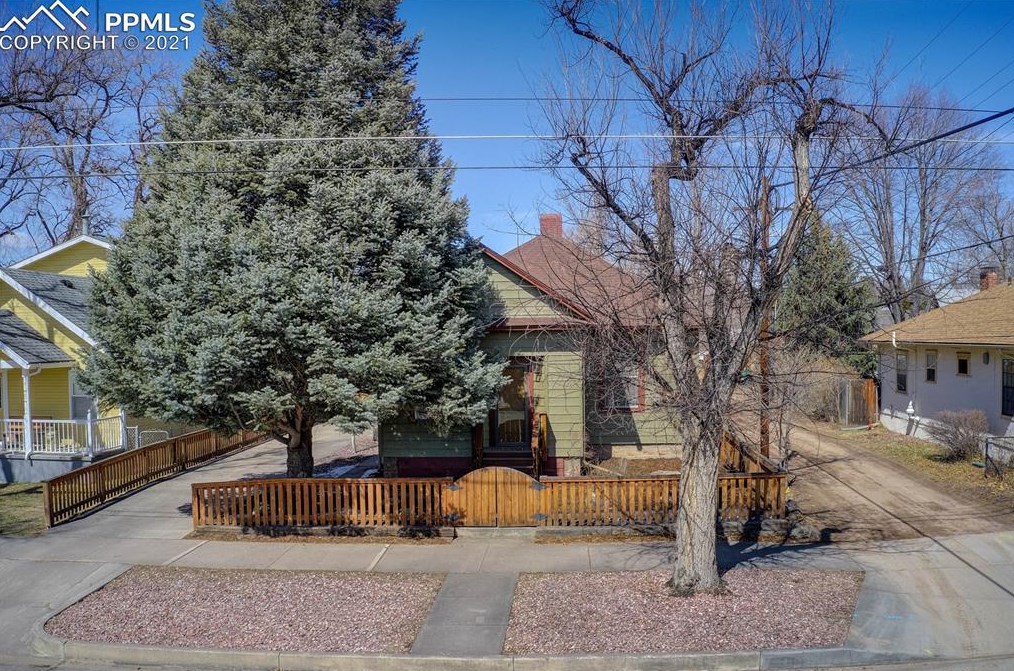 414 Espanola St, Colorado Springs, CO 80907-7648