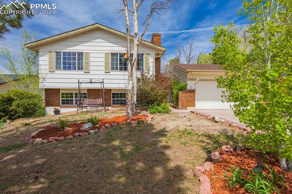 5860 Del Rey Dr, Colorado Springs, CO 80918-1754