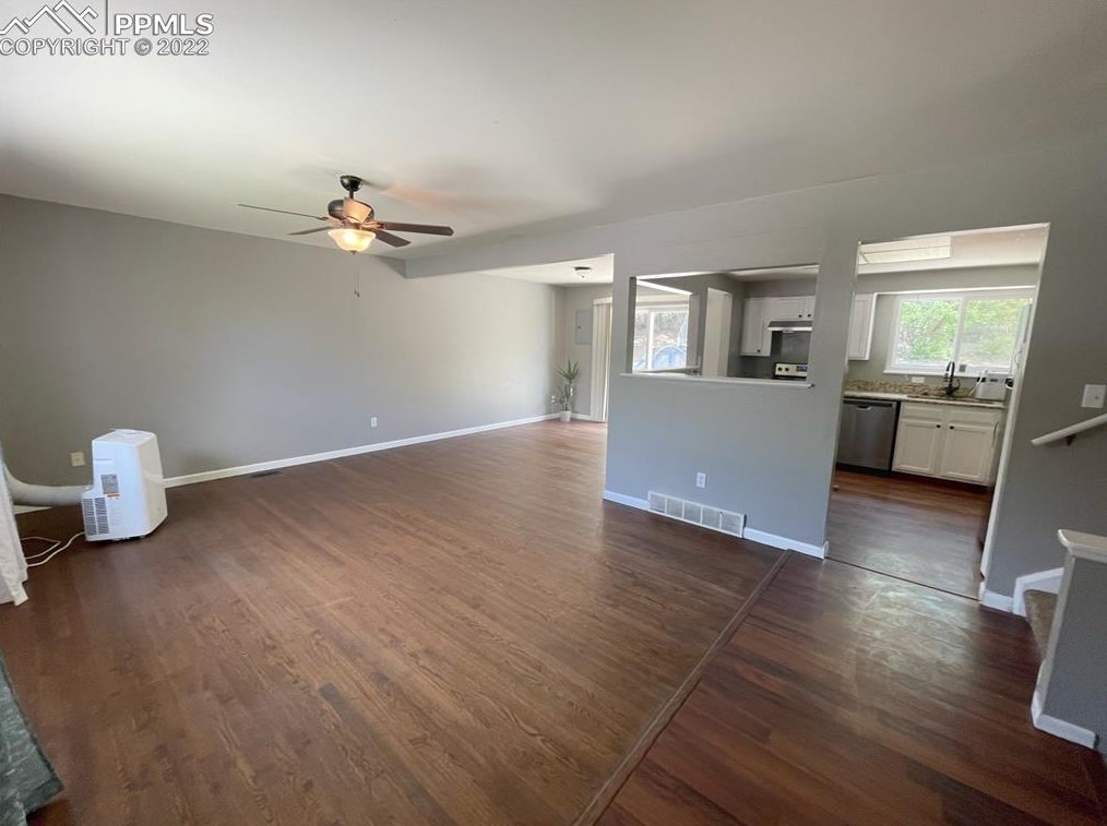 447 Cielo Vista St, Colorado Springs, CO 80911-2410