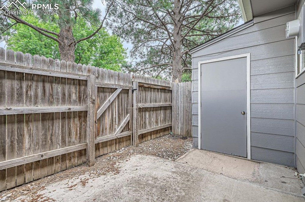 1267 Soaring Eagle Dr, Colorado Springs CO 80915-3183 exterior