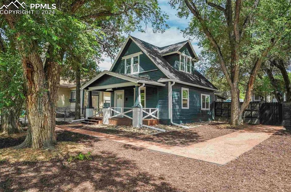 1124 Pikes Peak Ave, Colorado Springs, CO 80904-4347