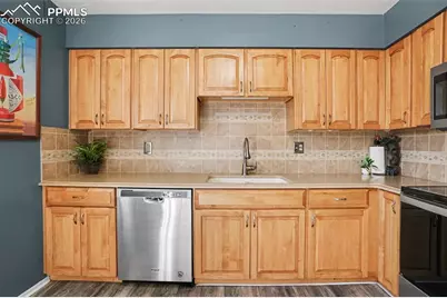 5465 Escondido Drive, Colorado Springs, CO 80918 - Photo 10