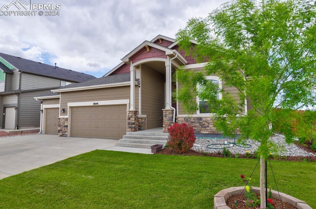 10646 Abrams Dr, Colorado Springs, CO 80925-8422