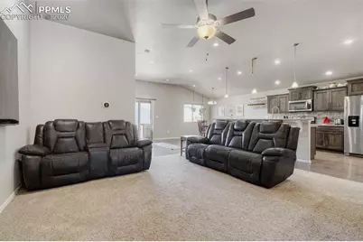 555 N Verbena Drive, Pueblo, CO 81007 - Photo 6