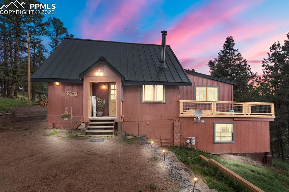 790 Pinewood Rd, Twin Rock, CO 80816