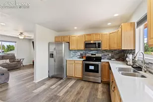 817 S Aguilar Ln, Pueblo, CO 81007 - Photo 6