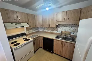 434 Valley Hi Cir, Colorado Springs, CO 80910 - Photo 8