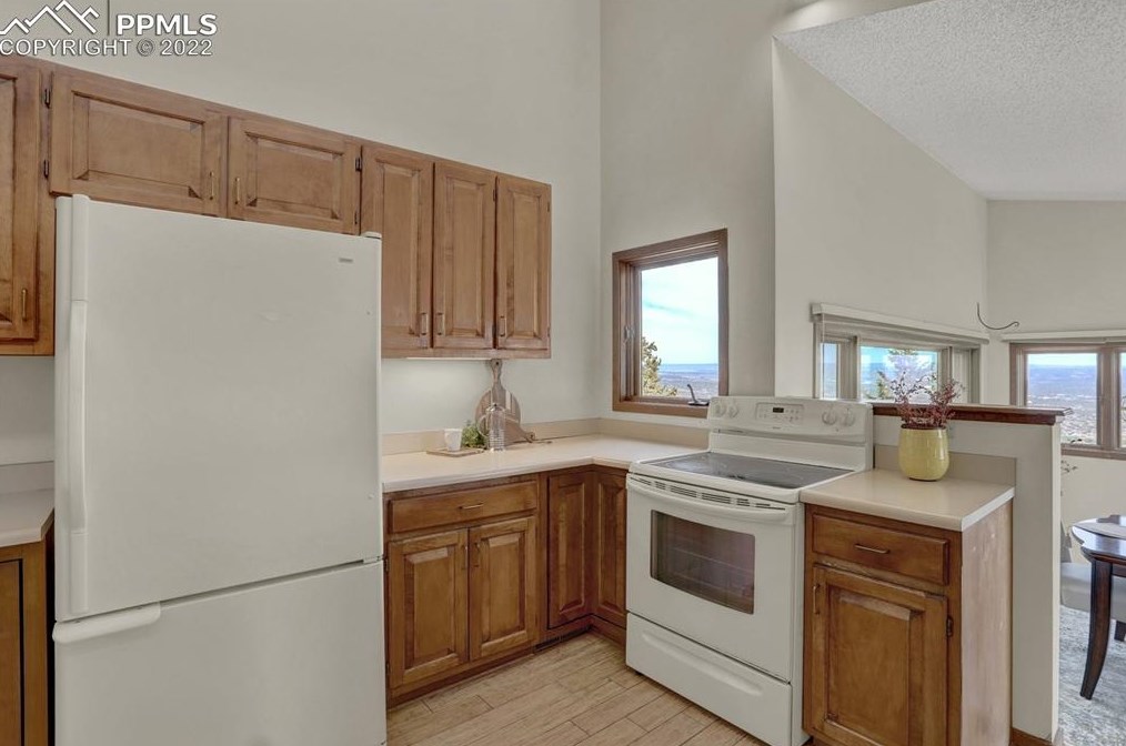 1610 Gold Camp Rd, Colorado Springs CO 80906-5817 exterior