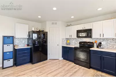 3869 Reindeer Circle, Colorado Springs, CO 80922 - Photo 6