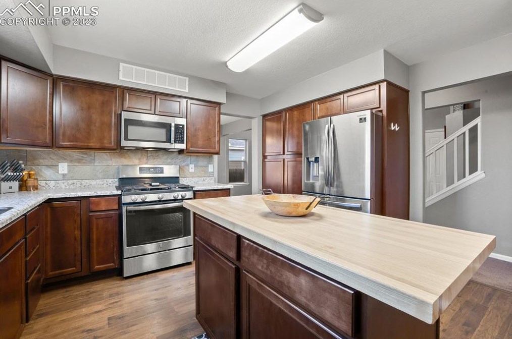 9316 Chieftan Dr, Colorado Springs, CO 80925-1019