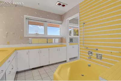 2240 Mesa Road, Colorado Springs, CO 80904 - Photo 24